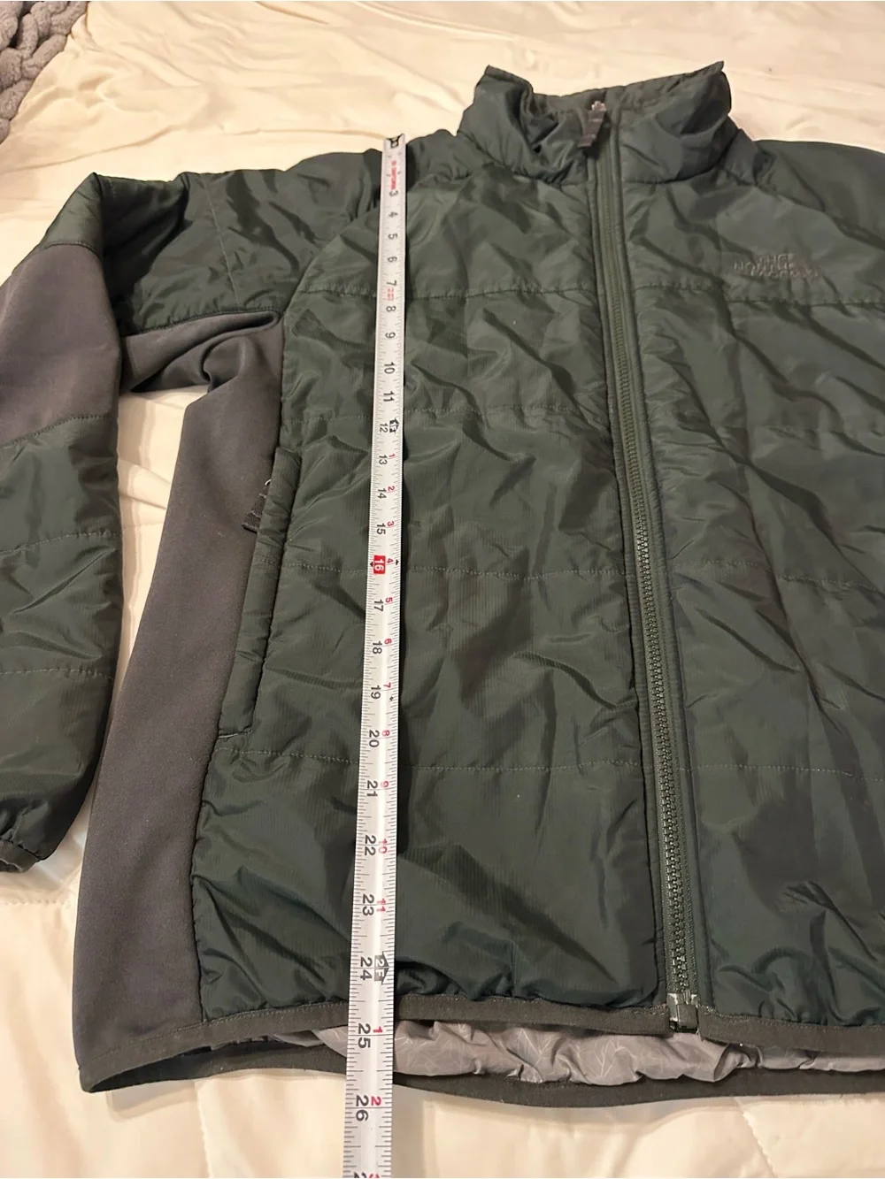 The North Face Men's Jacket in Forest Green & Grey with Logo - Size M